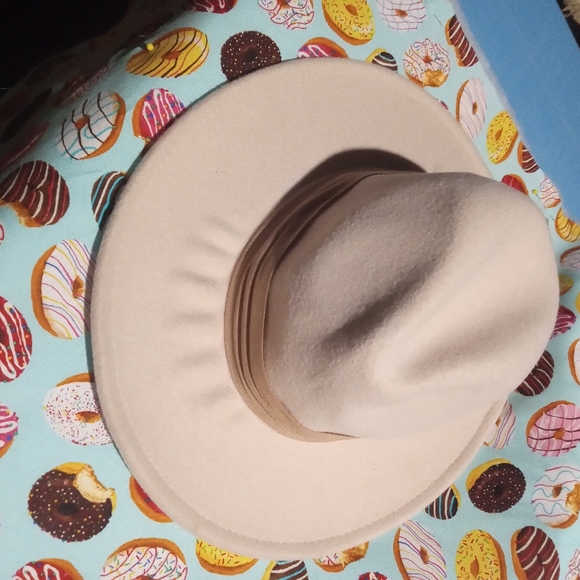 Hat - Picture 2 of 5